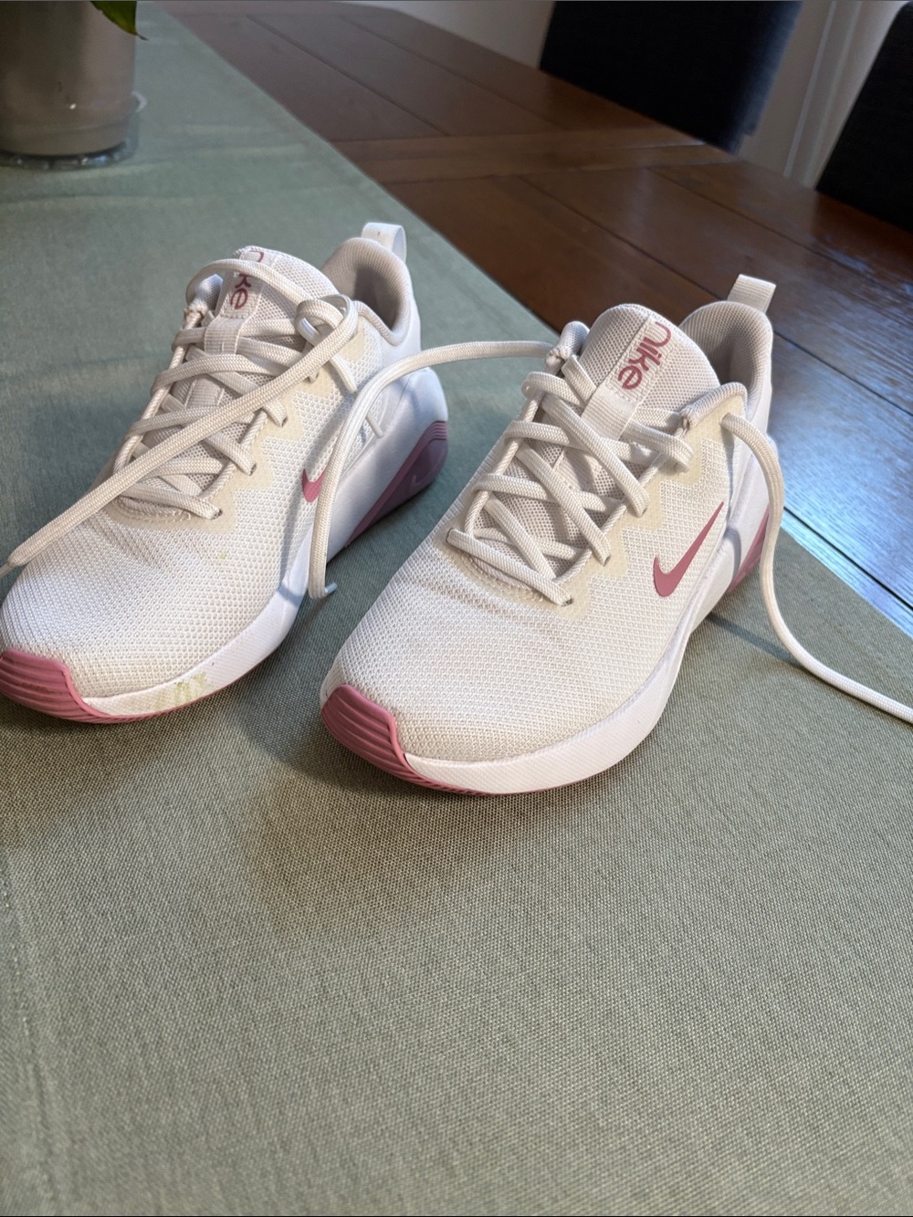 Nike Women's Sneakers in White with Pink Accents